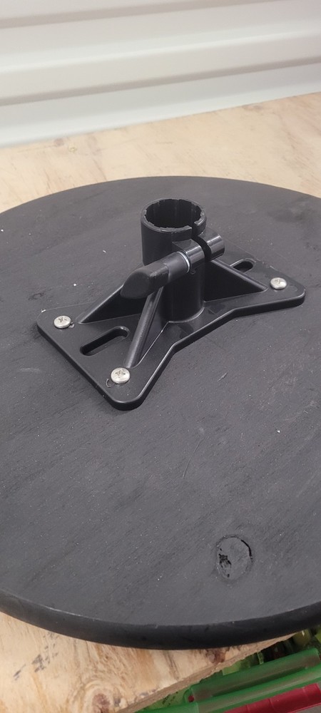 Heavy duty crank up stand