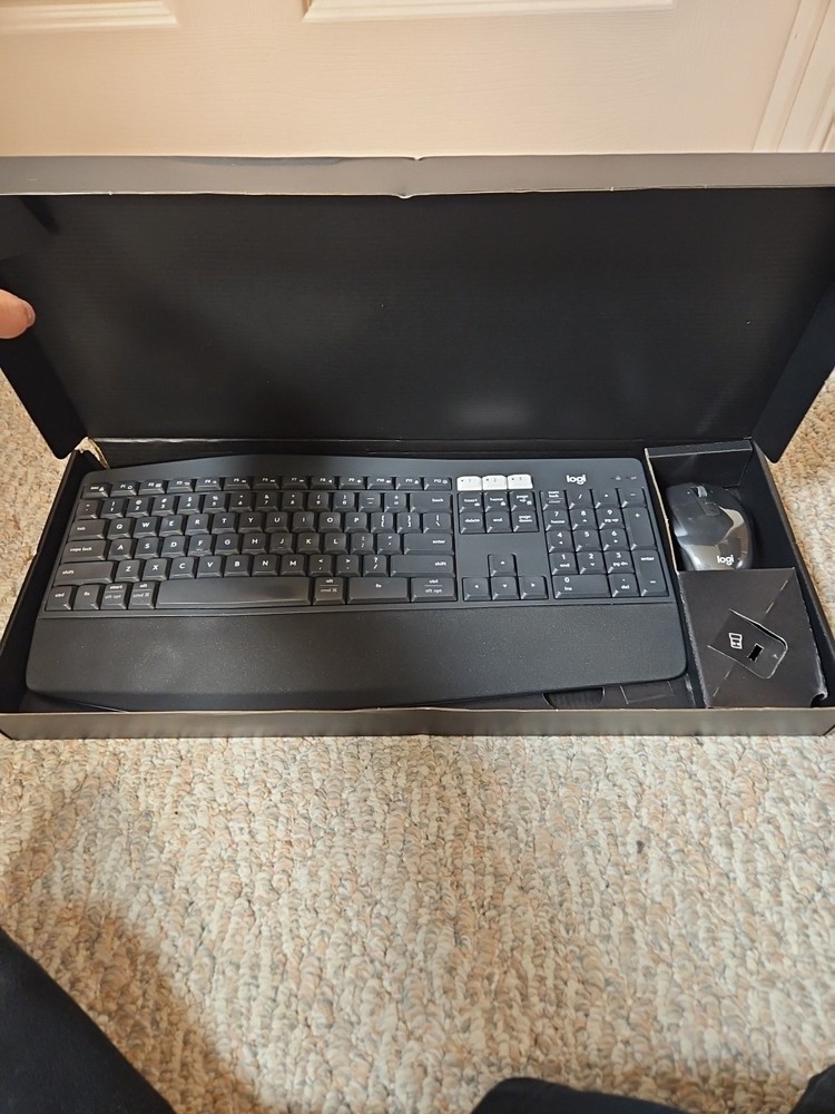 Logitech MK875 Performance Wireless Keyboard and Mouse Combo