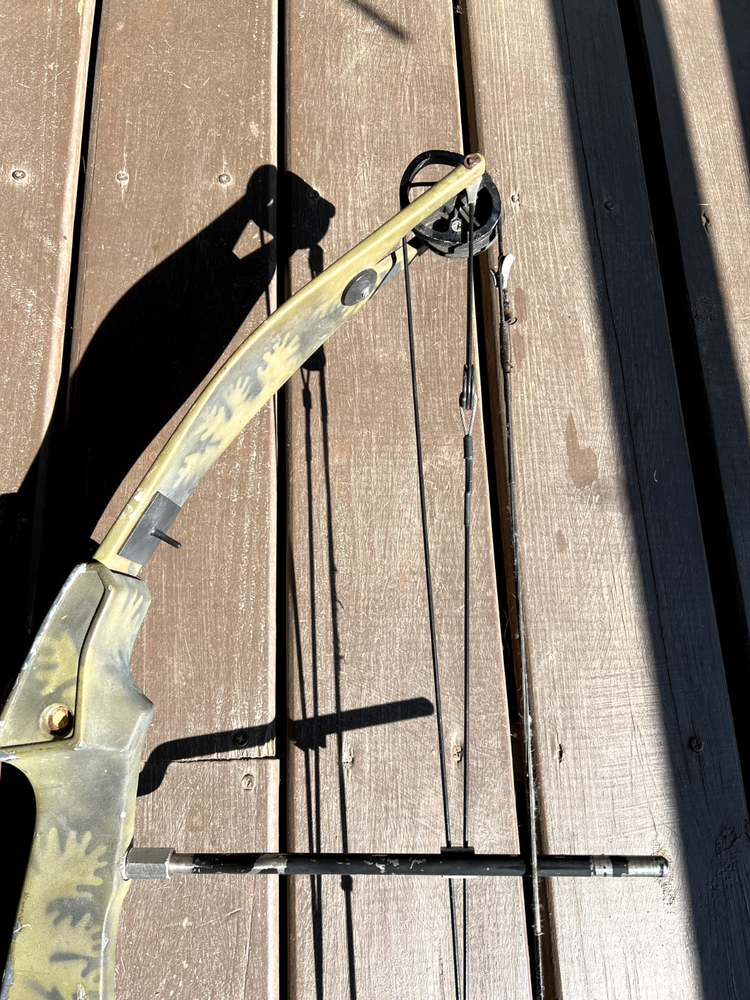 Bear Flare II Compound Bow Camo