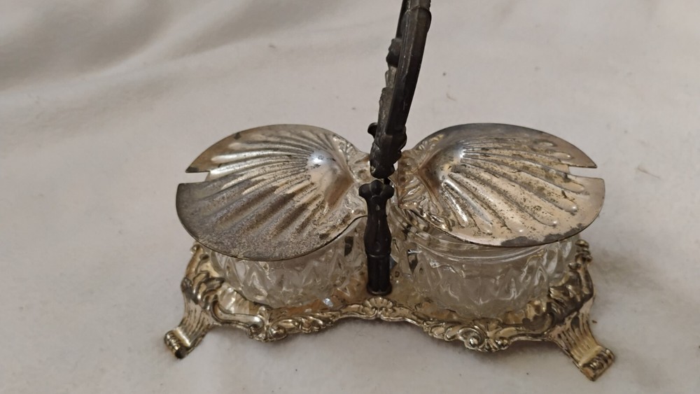 Vtg Silver Plate & Glass Lidded Shell Condiment Container Worn