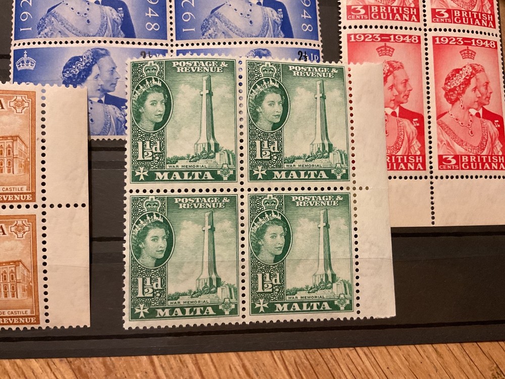 Commonwealth mixed mint never hinged stamps B3044