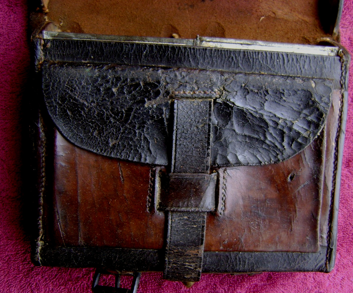 ORIGINAL US CIVIL WAR MODEL 1864 CARTRIDGE BOX w/TINS