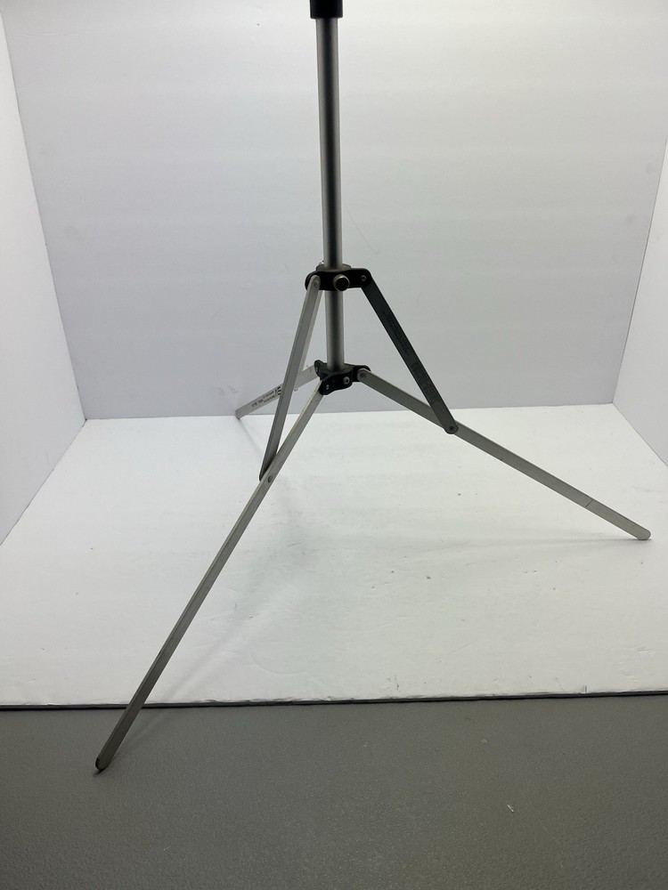 2 Larson Reflectasol Soff Boxes Mini Photo Studio + 1 Smith-Victor 5’ Stand