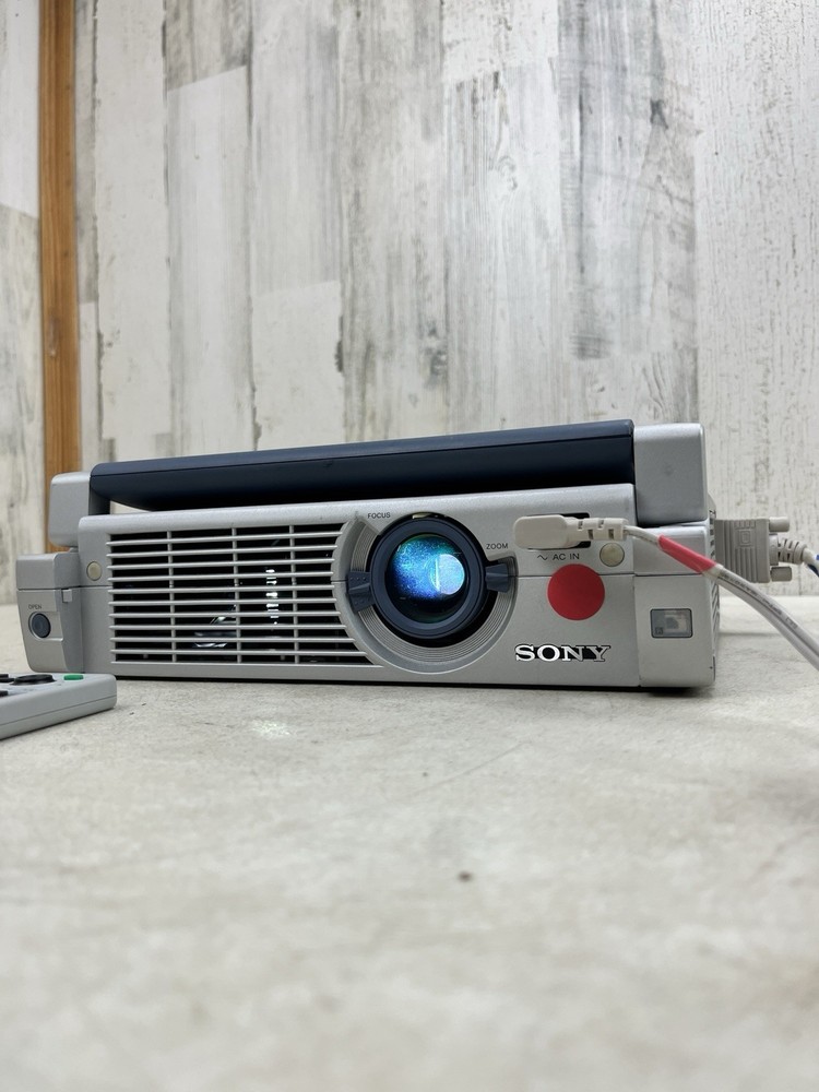 Sony LCD Portable Projector SCGA VPL-CS4 Tested/Working w/Remote & Cables