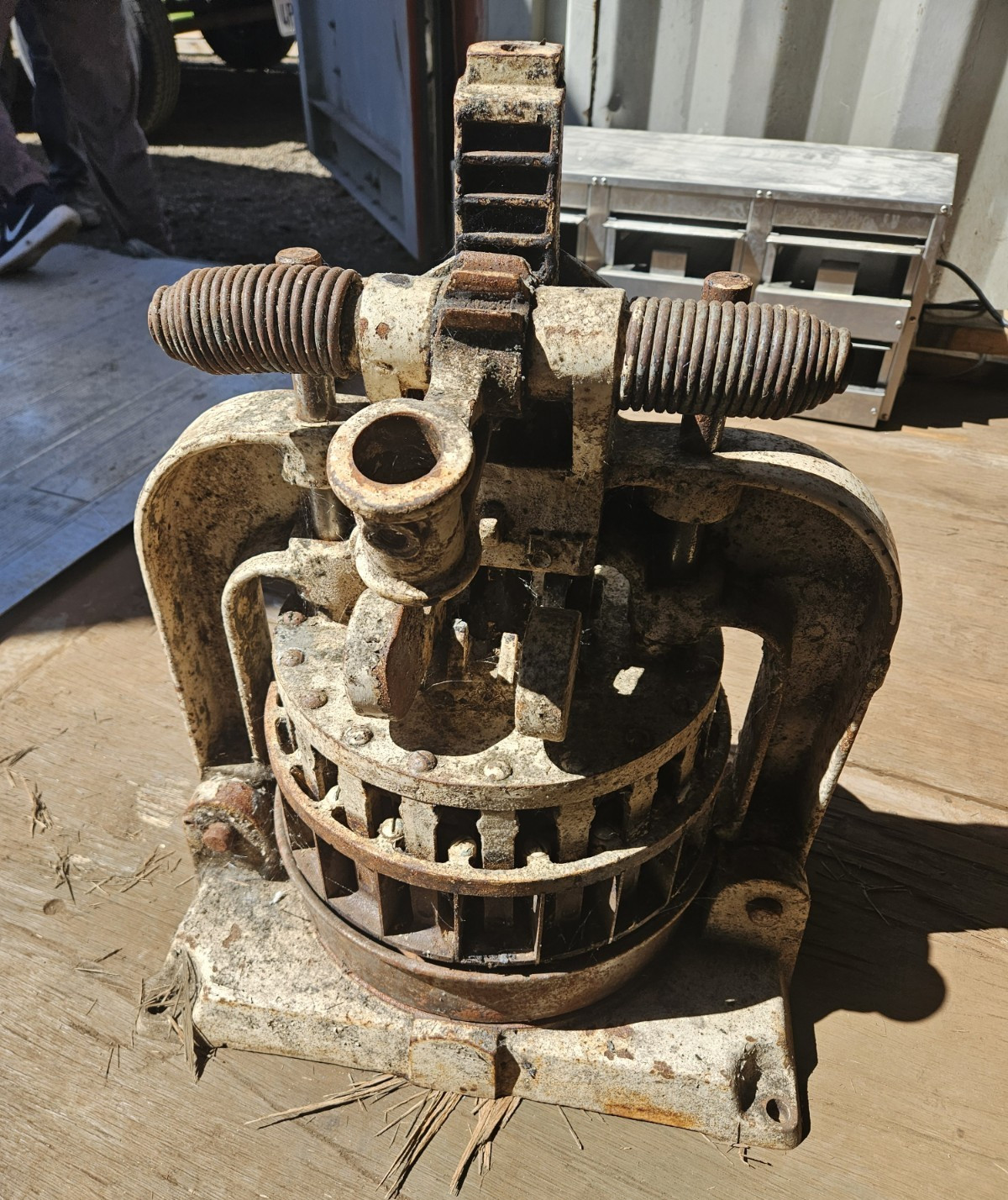 Dutchess Superior Wisconsin, Made in the USA Baker's Dough Divider