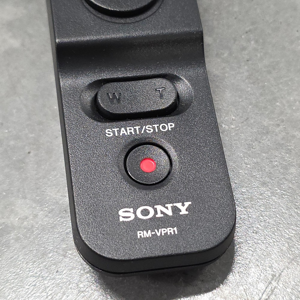 Sony RM-VPR1 Remote Control Does Not Have Multi-Terminal Cable or Clip