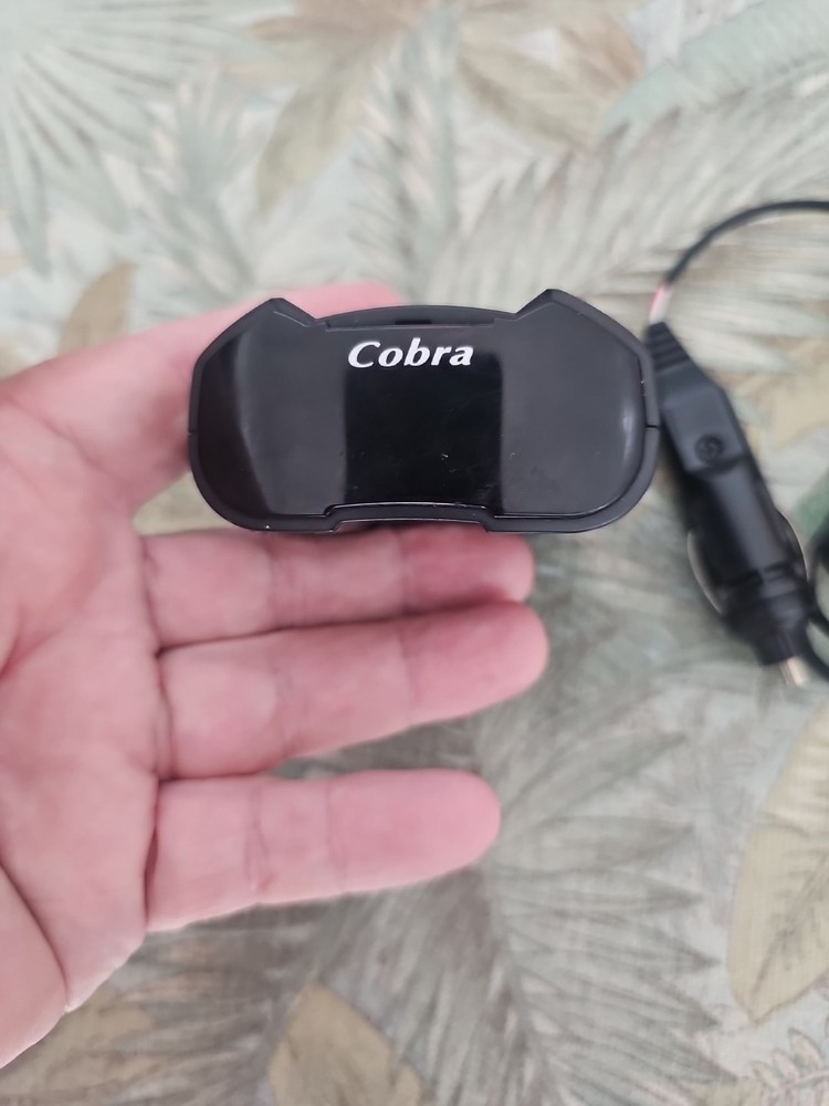 Cobra ESD 767 Radar Detector Working