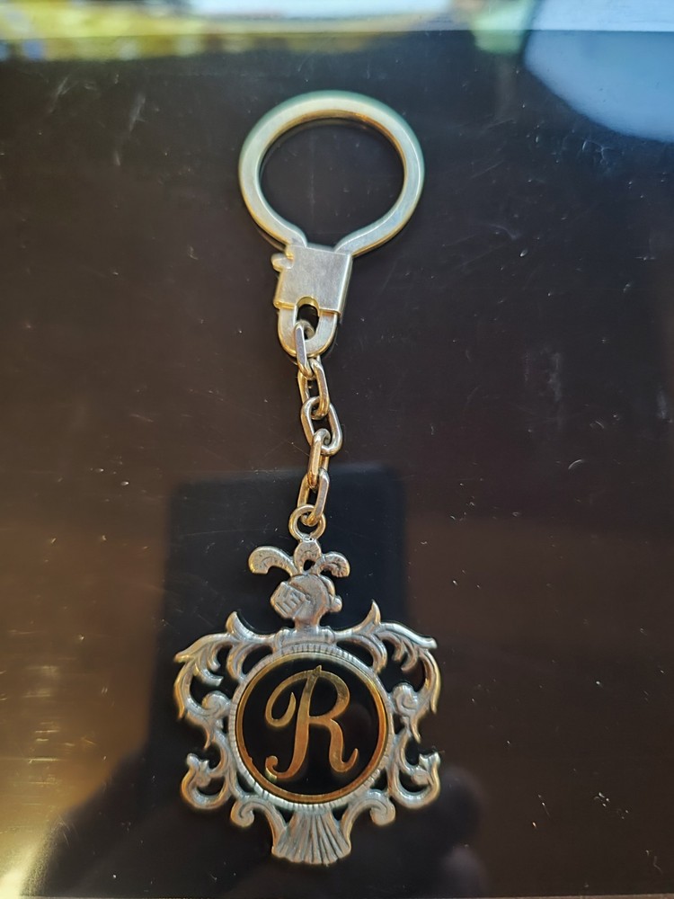 R Letter Keyring