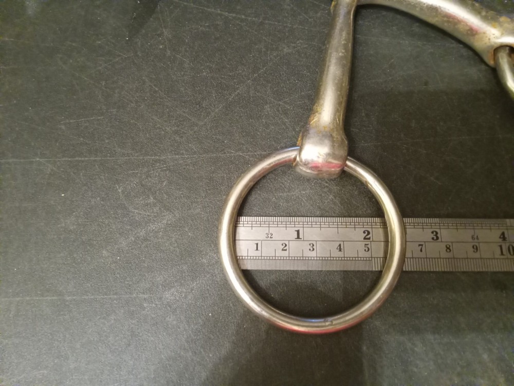 loose ring snaffle bit 5 3/4 in mouth
