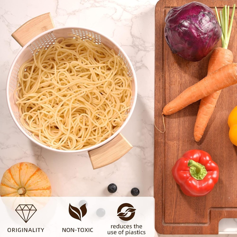 Chic 5.5 Quart Pink Kitchen Colander with Stable Base - Perfect for Draining