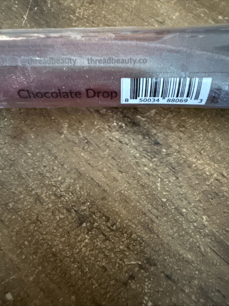 Thread Color it Lipstick Fiery Red & Thread Gloss it Chocolate Drop