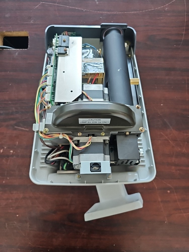 NIDEK CP-690 Automated Chart Projector UNTESTED/POWERS ON (PLS READ DESCRIPTION)