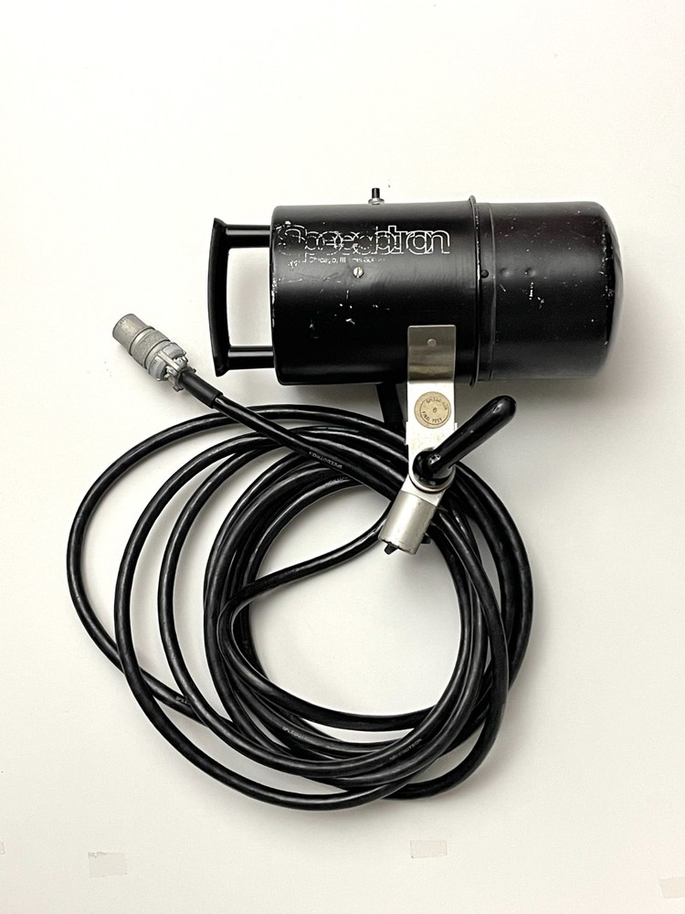 Speedotron 102A Strobe Head Black Line w/ Cable – Untested