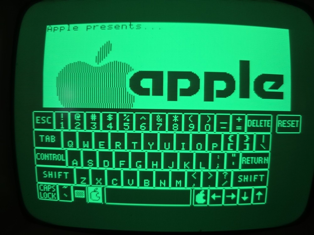 Apple II Diskware DOS 3.3 Sample Programs And Apple Presents...Apple 5.25" IIe