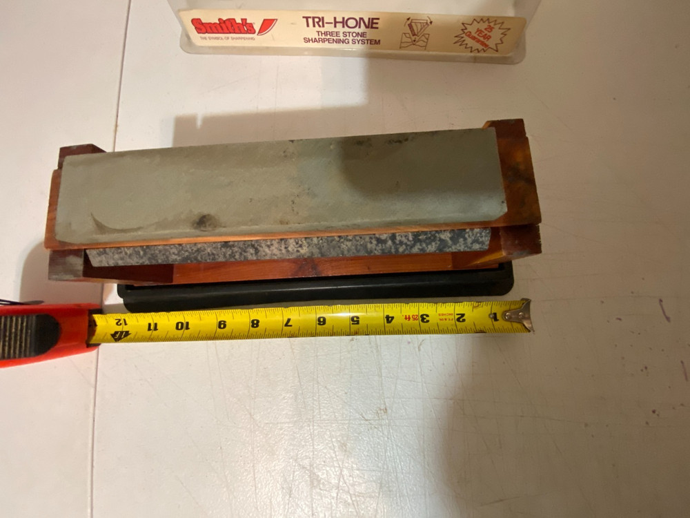 Smith’s Tri Hone Sharpening System 3 Stone Knife Sharpener w Case Base