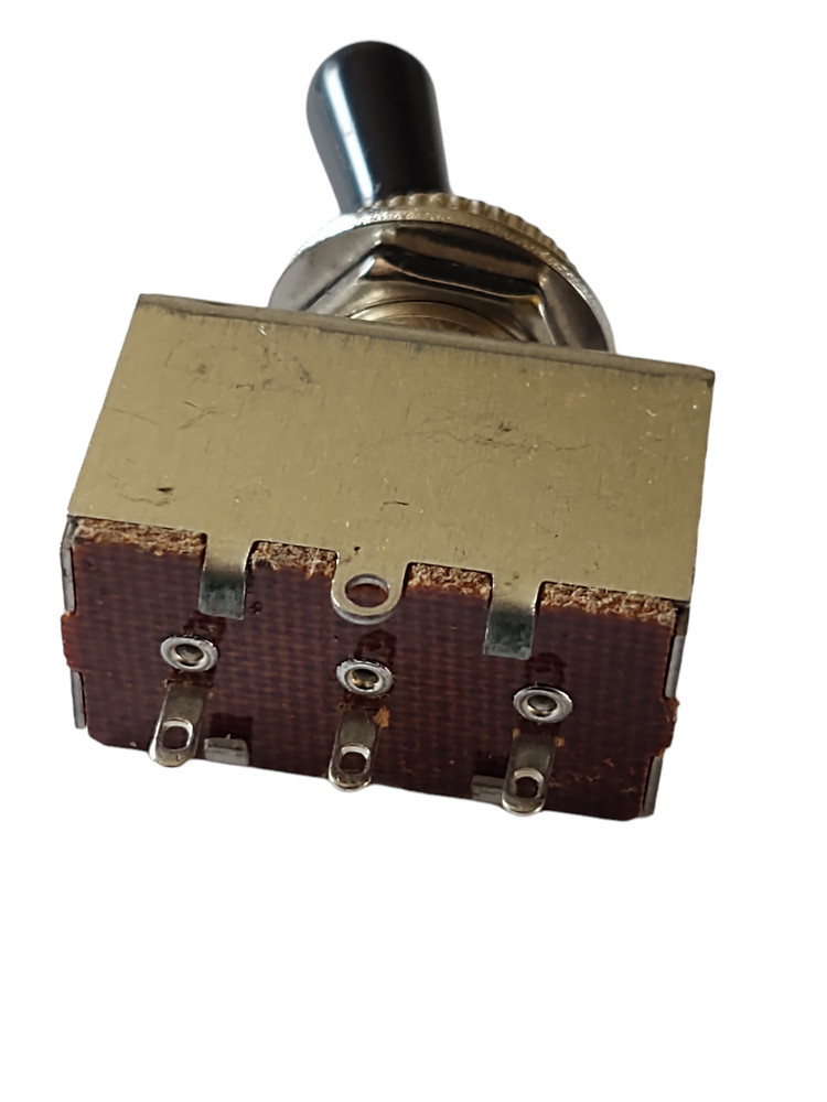 3-way Box Switch w/ 5 ft 4 Conductor Shielded Wire Chrome / Black Tip