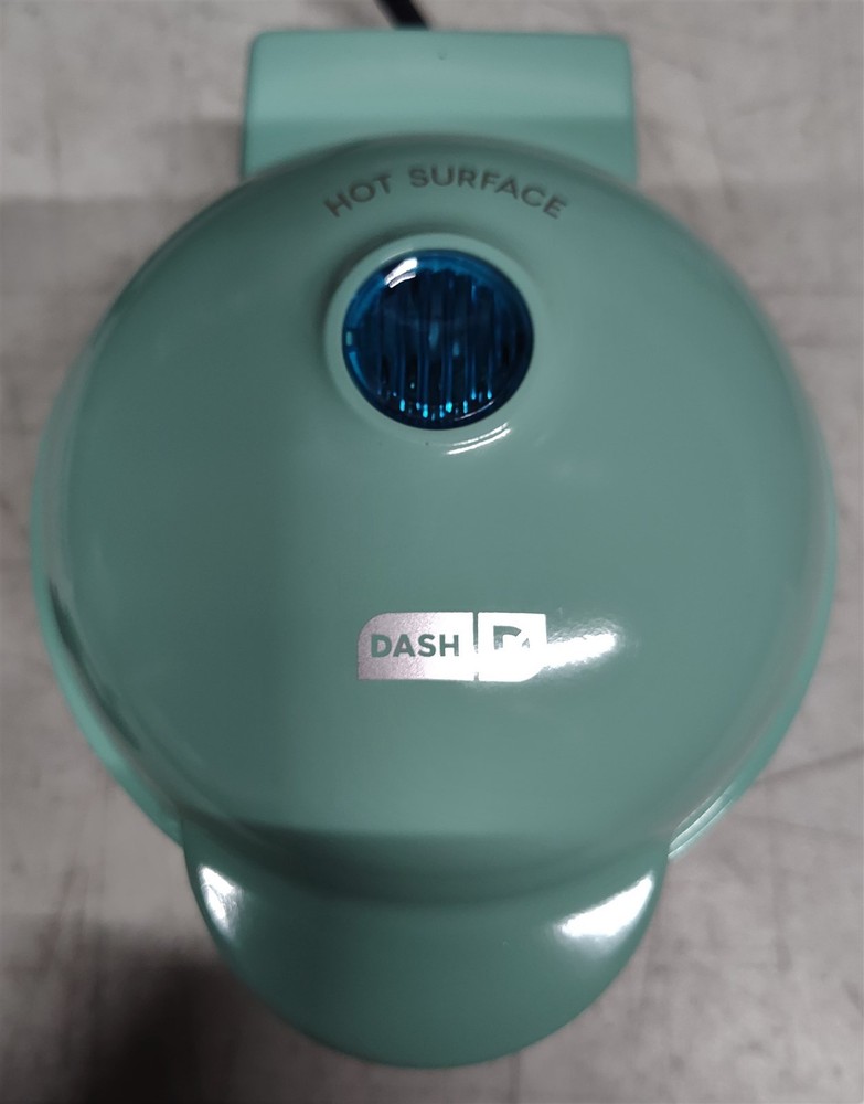 Dash Mini Bundt Cake Maker - New