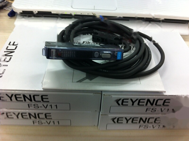 1pc new KEYENCE FS-V11