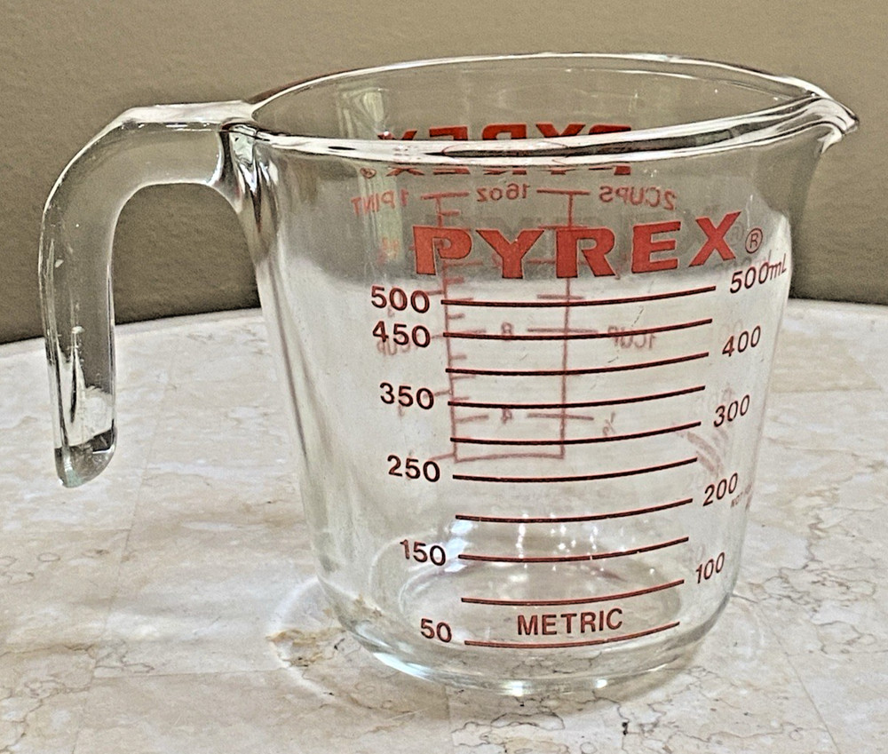 PYREX 2 CUP 16oz MEASURING CUP - RED BOLD FONT