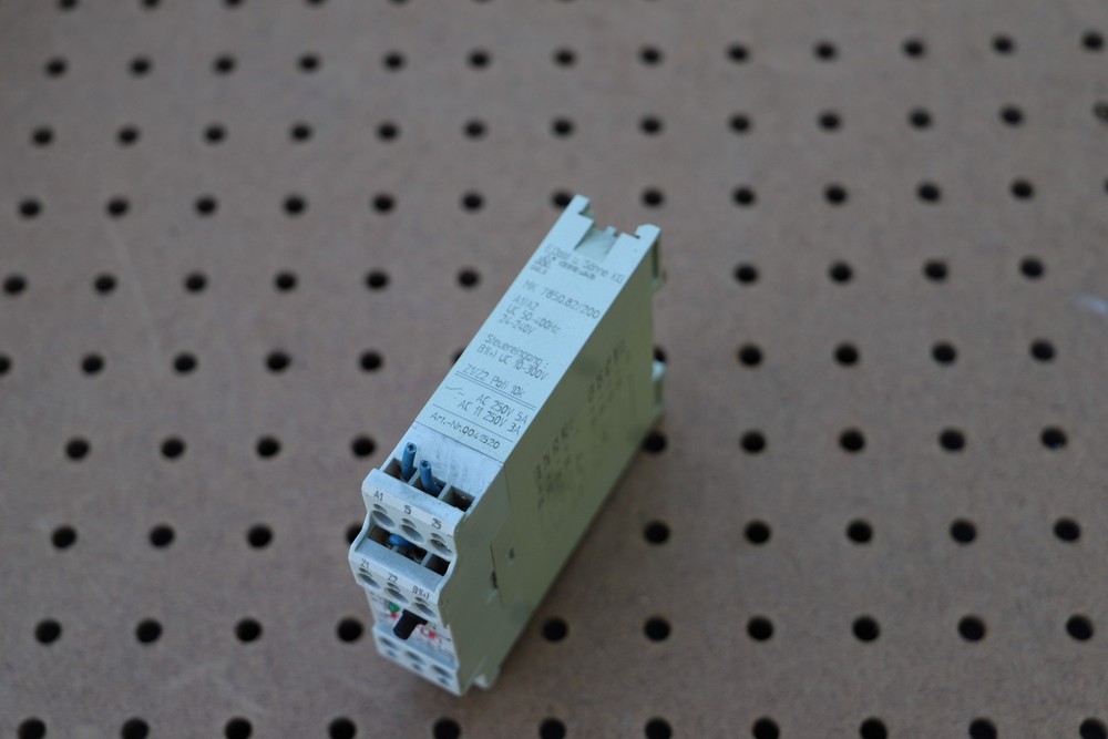 E.DOLD MK7850.82/200  INTERFACE RELAY