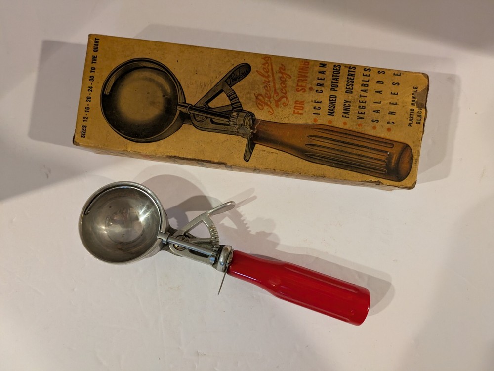 Peerless Red Plastic Handled Ice Cream Scoop With Original Box