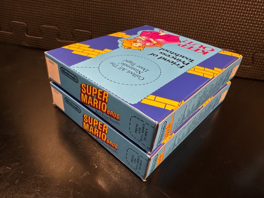 Super Mario Bros fruit snacks - 2 empty custom design display boxes