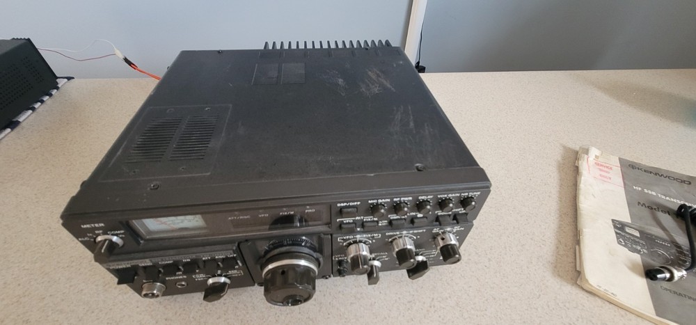 KENWOOD TS 180 SSB TRANSCEIVER