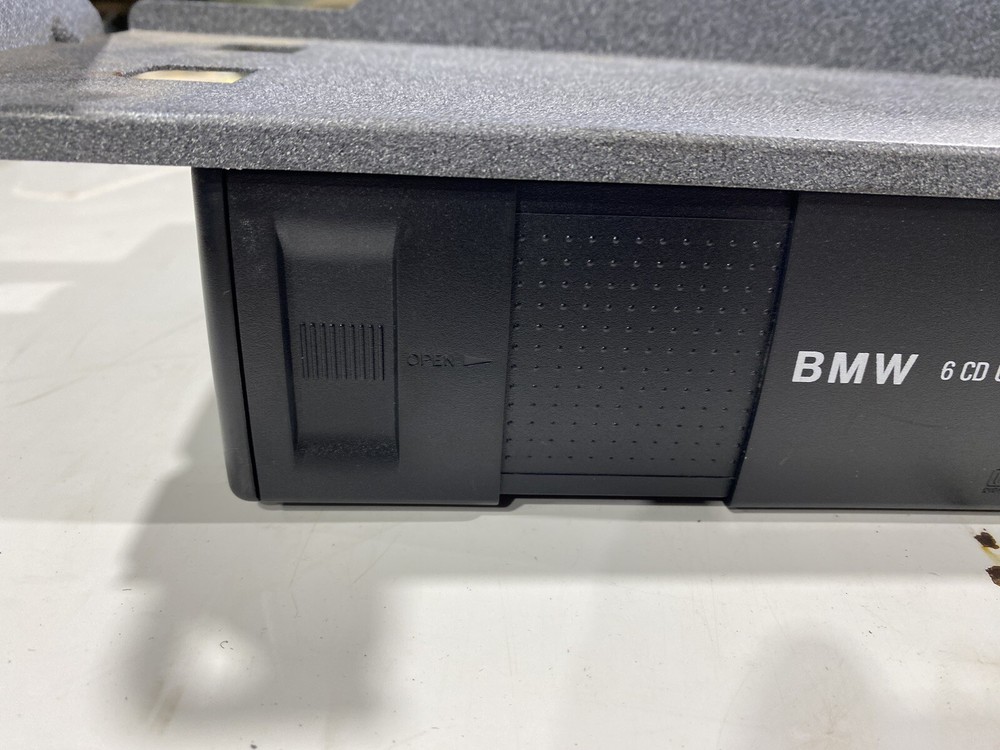 92-05 BMW E36/Z3 E46 E39 E53 CD/DVD Changer ALPINE Trunk Mounting Bracket OEM