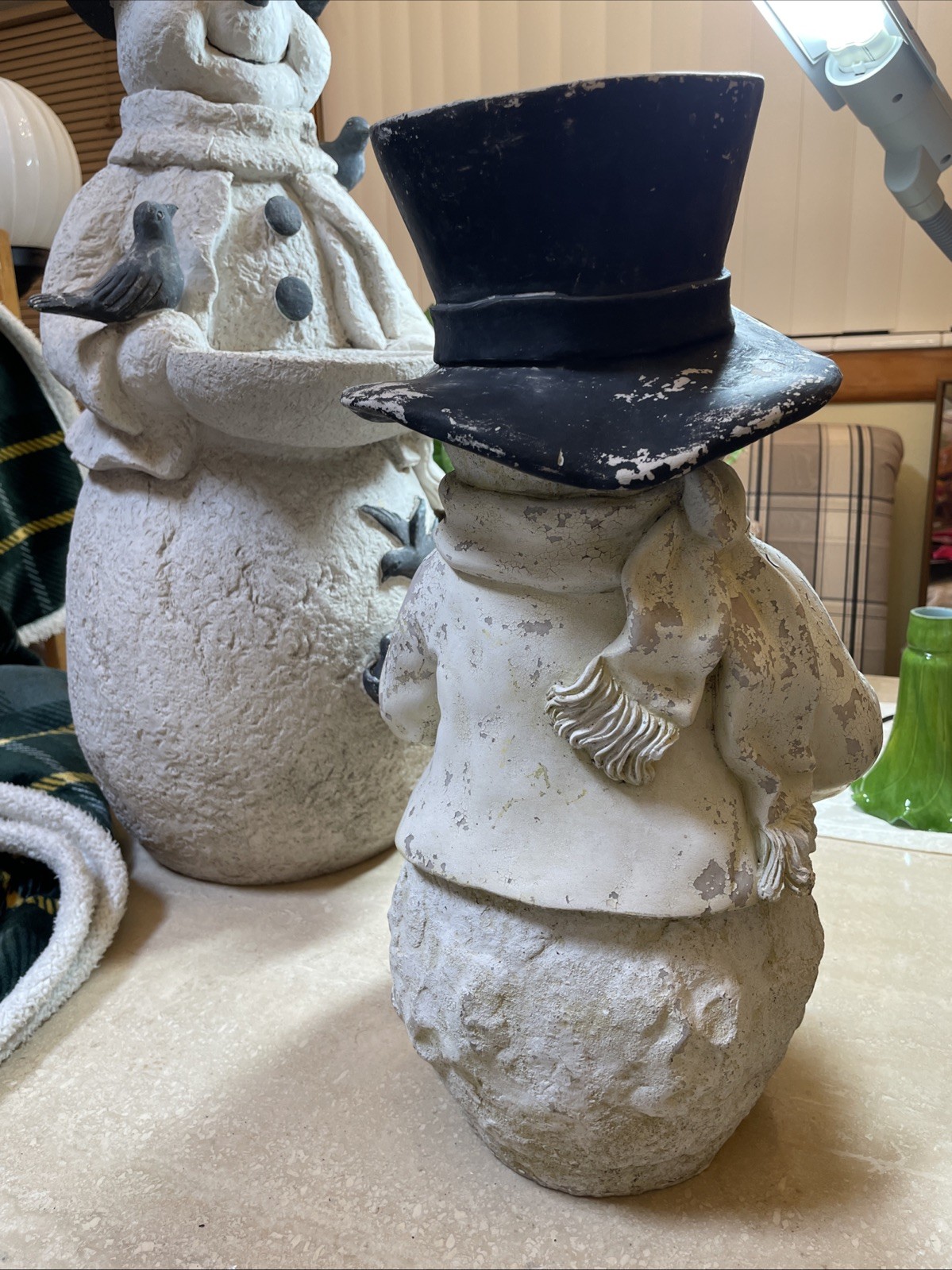 Christmas Snowman Bird Feeders Black Birds Fiberglass Mix Materials Beautiful 2