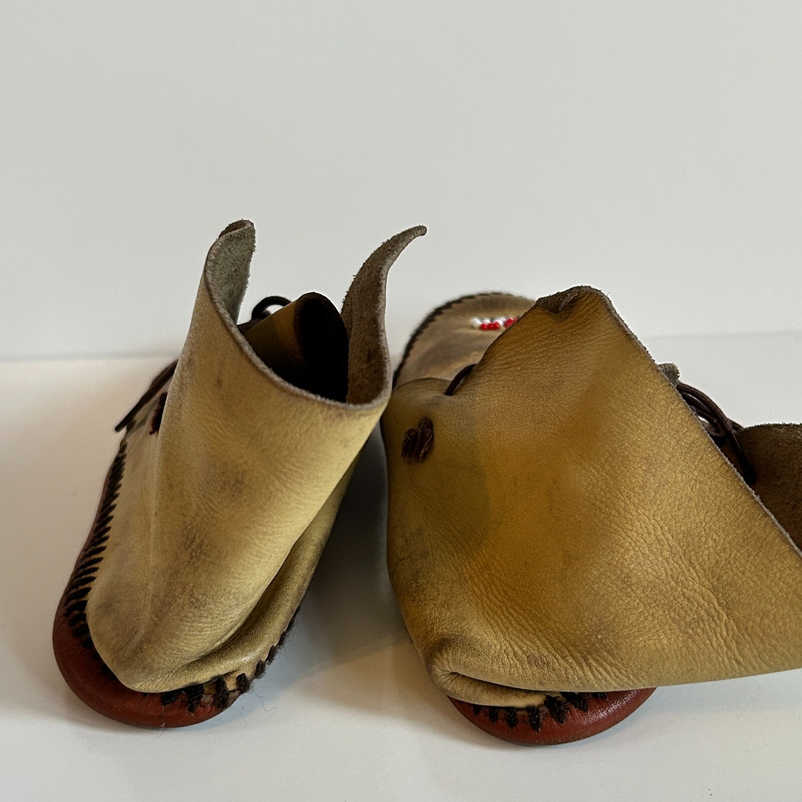 Vintage 8" BEADED Thunder Bird LEATHER NATIVE AMERICAN INDIAN MOCCASINS BOOTIES