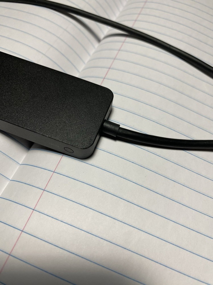 Microsoft 4K Wireless Display Adapter Model 1942 UTH-00001