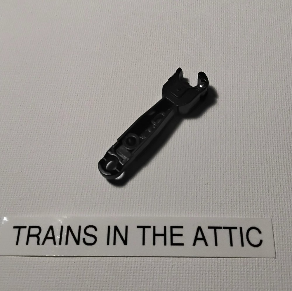 LIONEL 690-8002T-71 PLASTIC COUPLER ARM. NEW