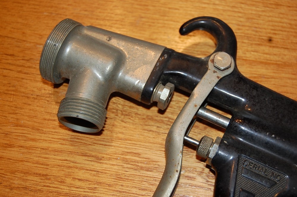 BINKS SPRAY GUN PROFESSIONAL MODEL 7 E2