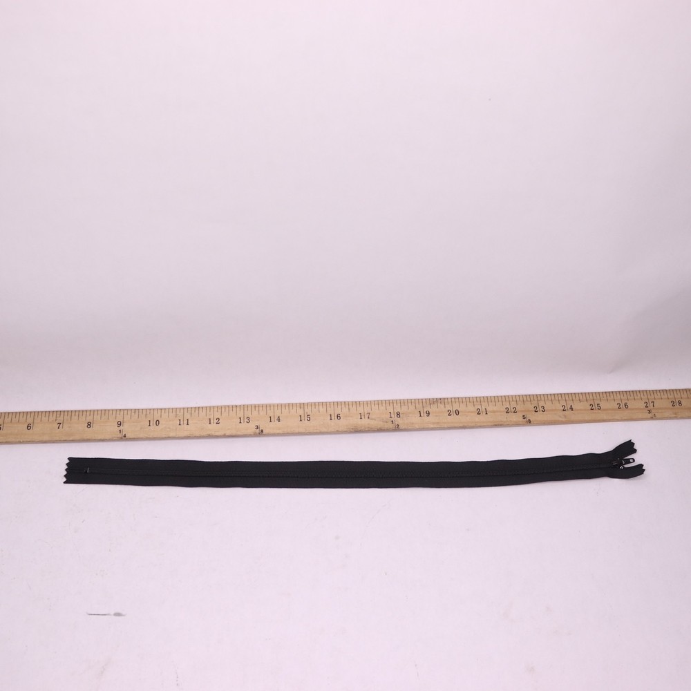 1-Way Separating Zipper #4.5 Coil With Locking Pull Black 17"