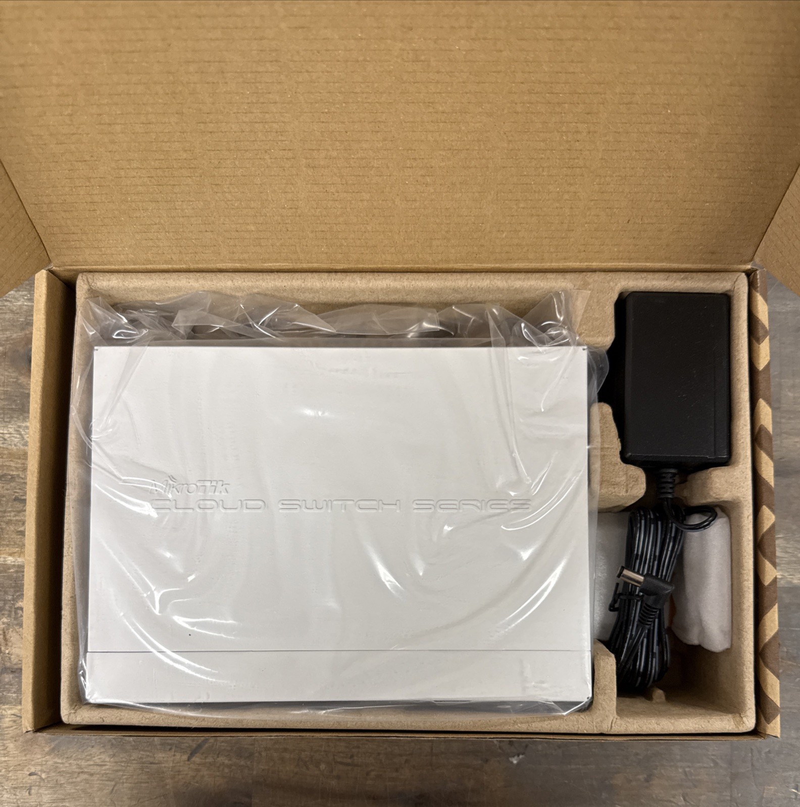 Mikrotik Router CRS112-8G-4S-IN 8 port Gigabit Cloud Switch 112-8G-4S-IN 4xSFP