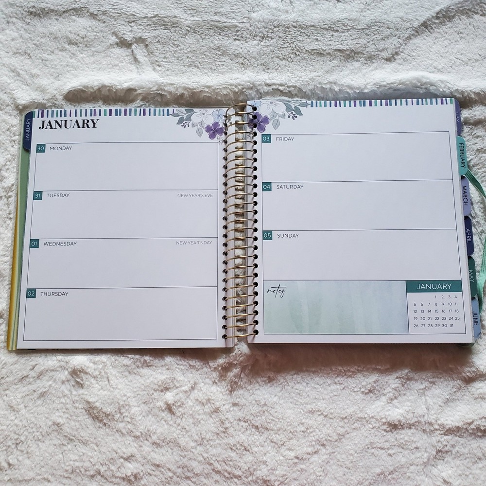 The Creative Expert 12 Month Dated Planner Read Description