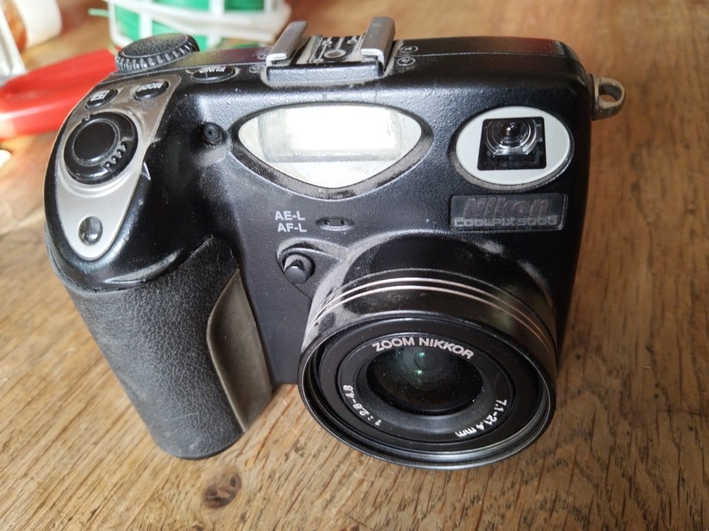 Nickon Coolpix 5000 Digital Camera