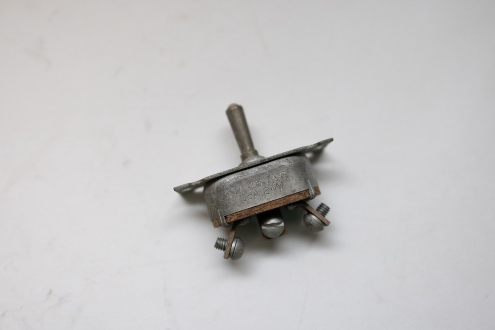 AN3022-8B Toggle Switch