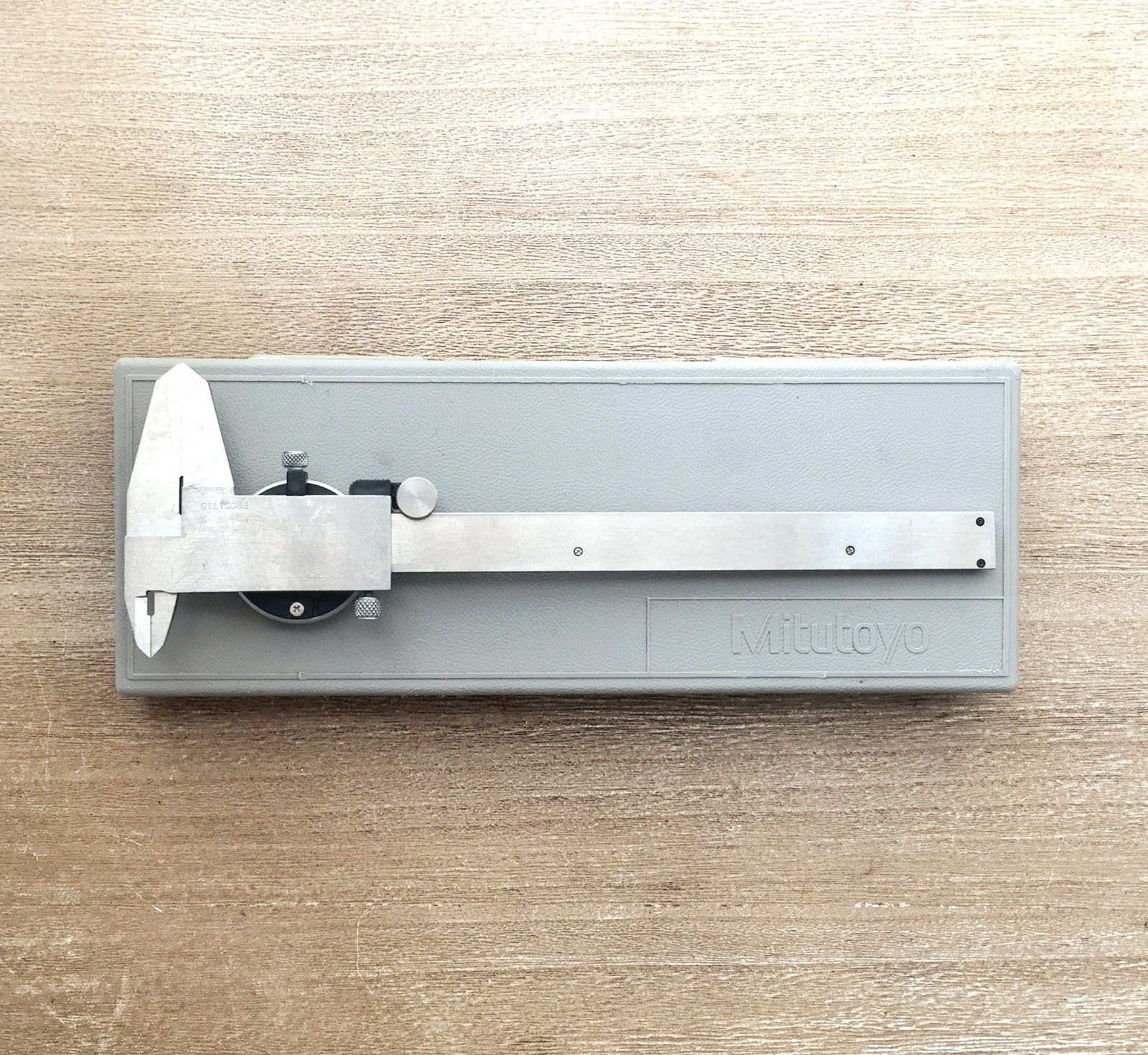 Mitutoyo Dial Caliper 6" Calibrated 505-637 .001" 6” With Case - Made In JAPAN