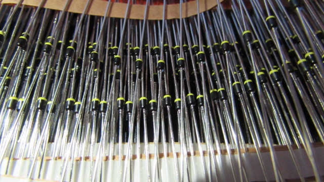 BB809 PHILIPS VHF Variable Capacitance Diode DO-34 (10 pieces) NOS Fast Ship USA