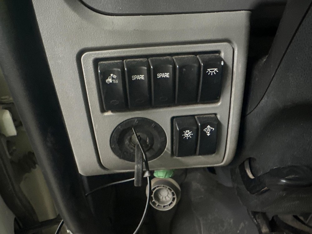 2013-2022 Peterbilt 579 IGNITION Dash Panel - Used