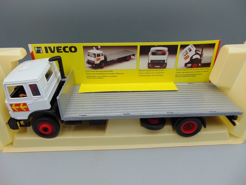 BRITAINS 9582 FLATBED TRANSPORTER - VINTAGE BOXED MODEL