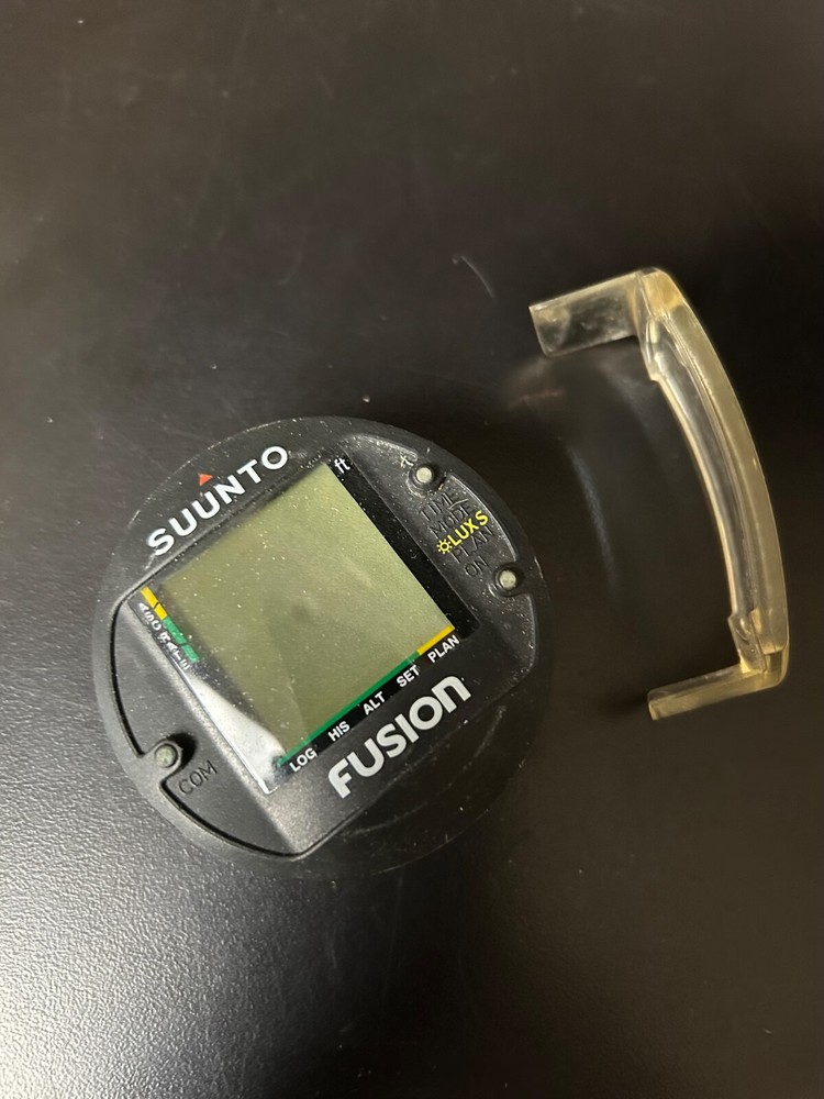 Suunto Fusion Dive Computer, Black w/Screen protector