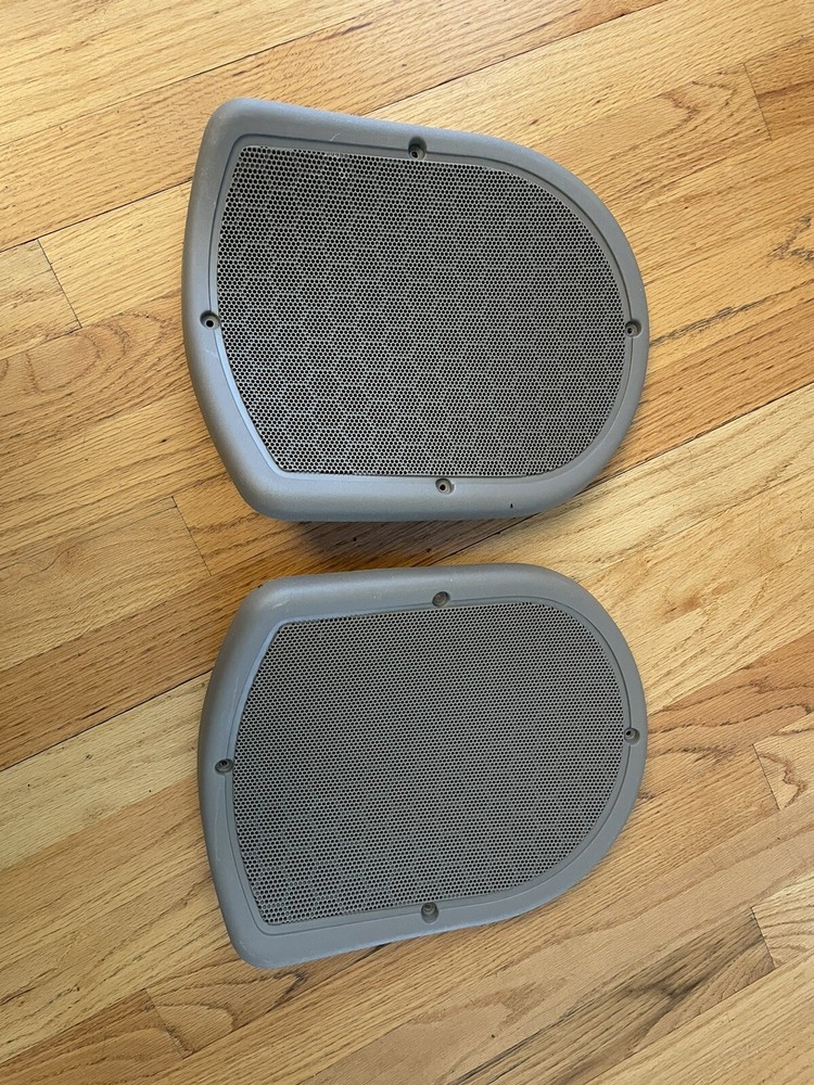 2015 Freightliner Cascadia Sleeper Upper Speaker Covers Both