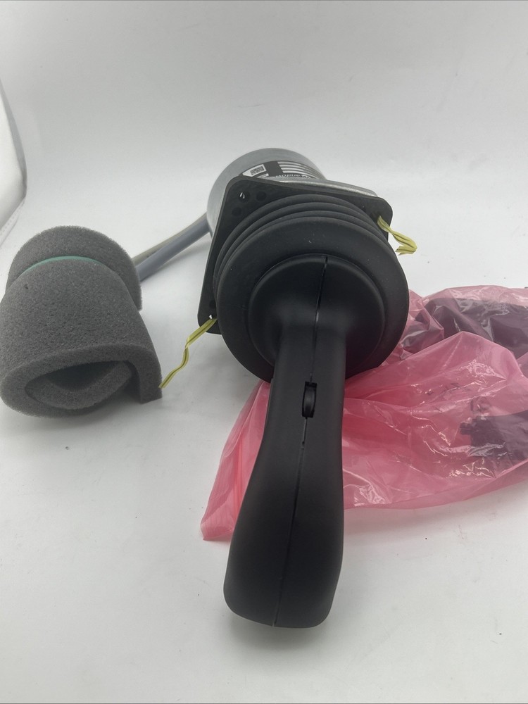 Multi-Axis Controller V85 / B3 Right Hand CAN Bus JS8SAV85B3-XR 2 Axis