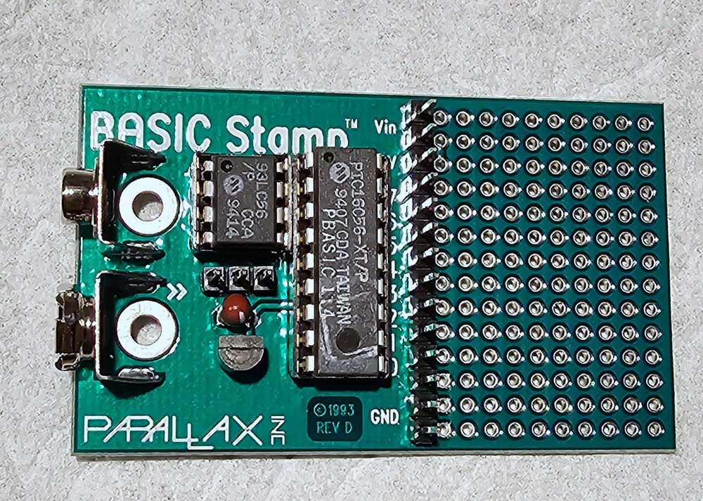 PARALLAX Basic Stamp 1 Microcontroller Board - Early 1993 Version