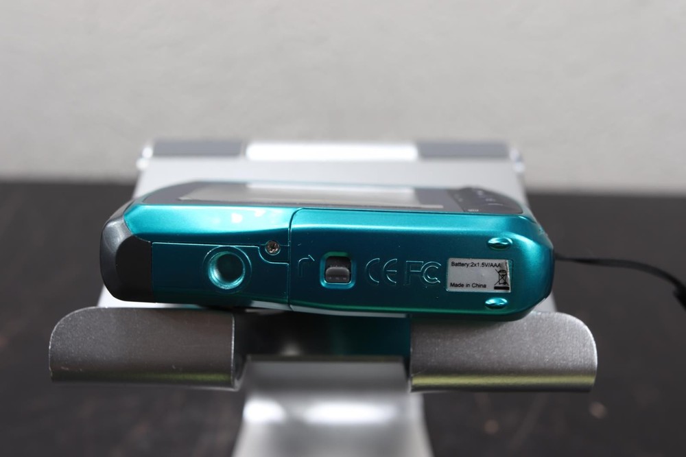 SVP Aqua WP6800 Blue Waterproof Digital Camera Working