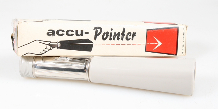 LIGHT UP PROJECTOR POINTER ACCU POINTER , WORKS W/ ORIGINAL PACKAGING VINTAGE