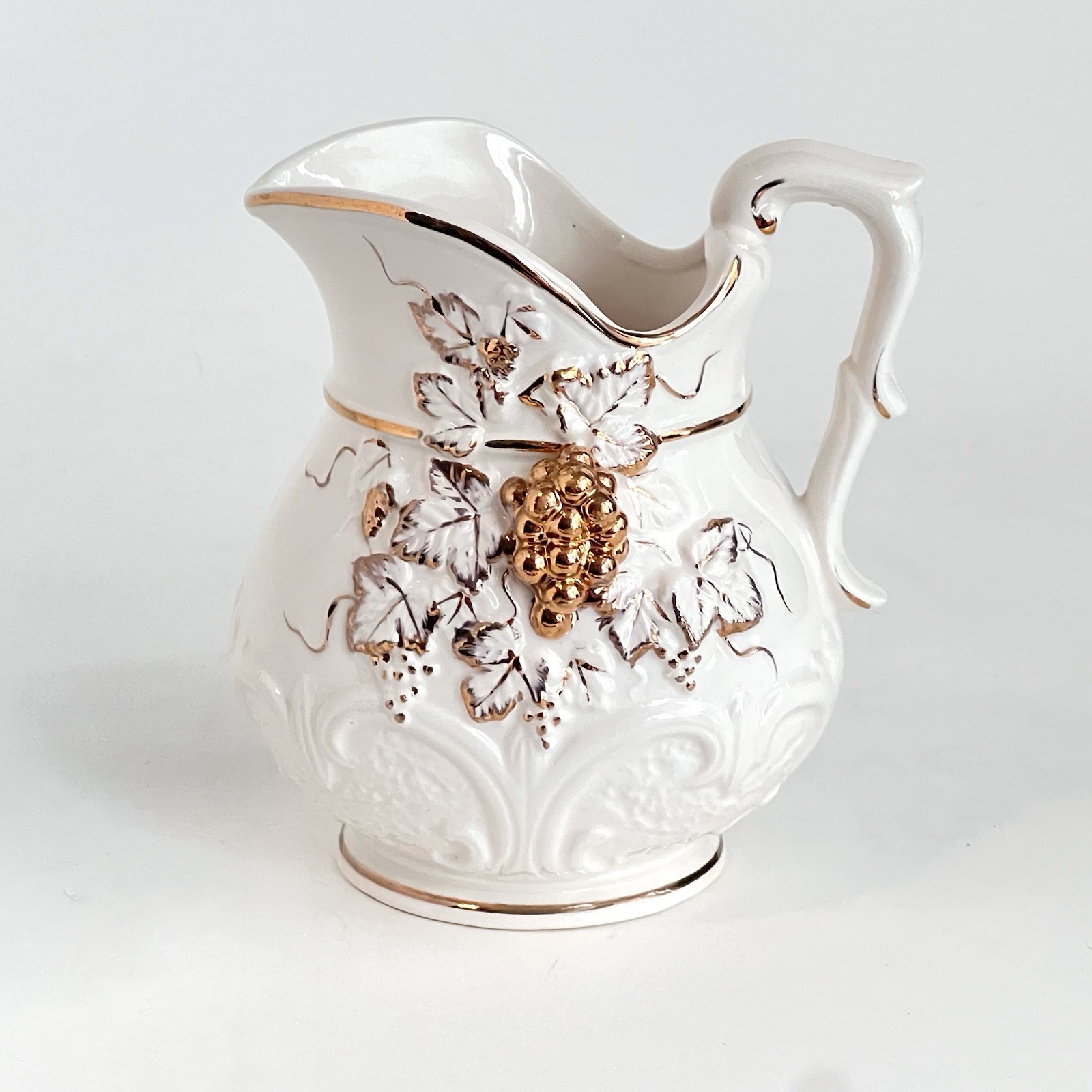 Vintage Porcelain Pitcher Juice Cream Velco Japan Raised Grape Gold Trim 5.5”
