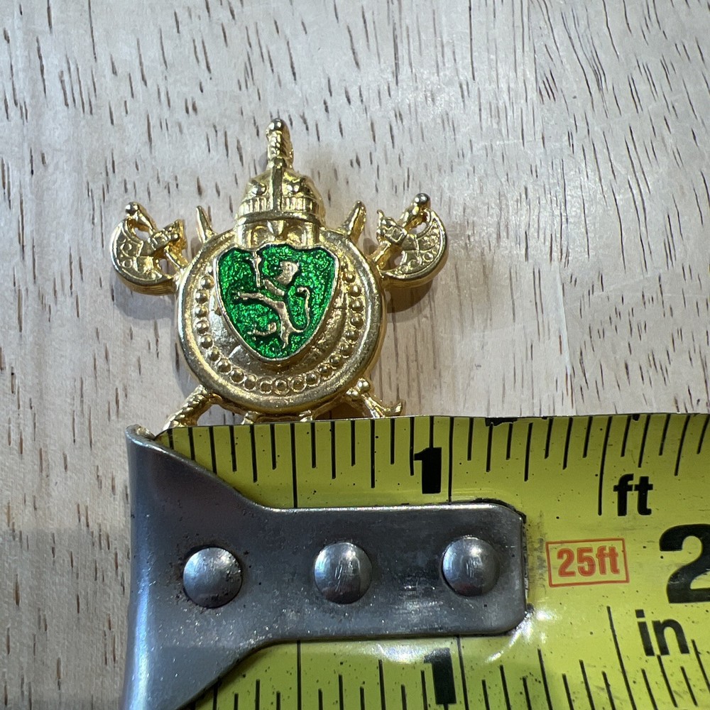 Vintage Lion Shield Button Cover Unknown